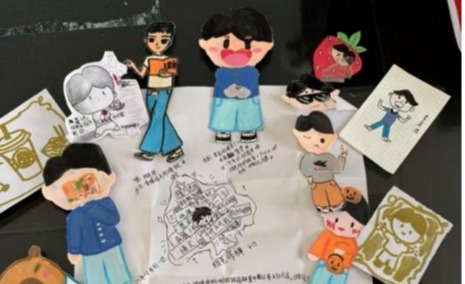 袖口的粉笔灰，是他与支教的“青春密码”